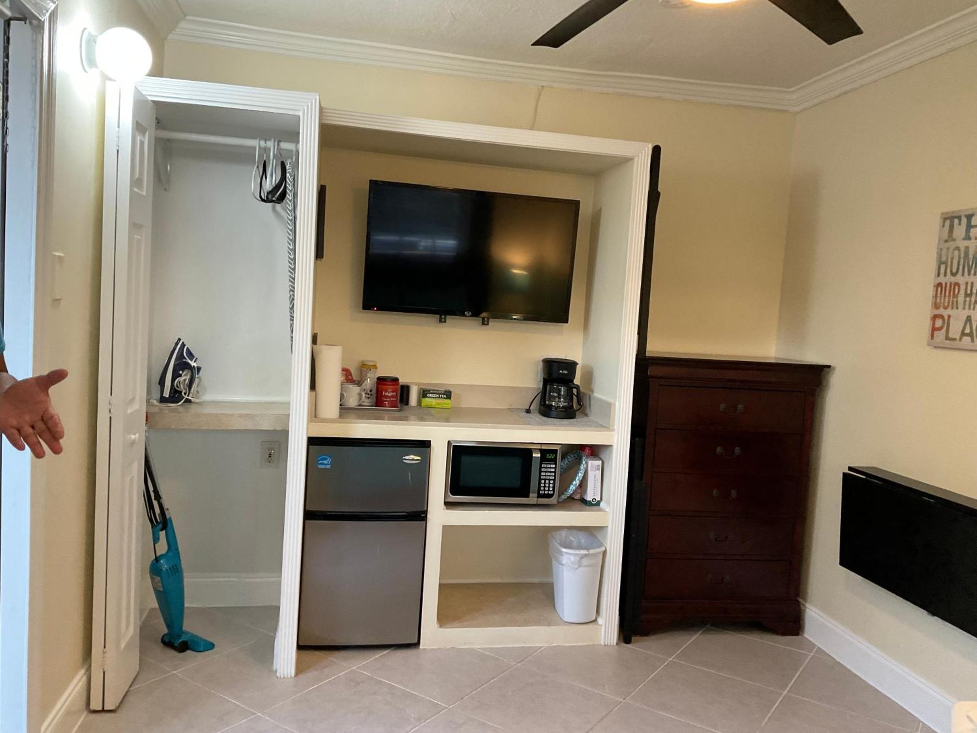 Cozy Guest Room بومبانو بيتش المظهر الخارجي الصورة